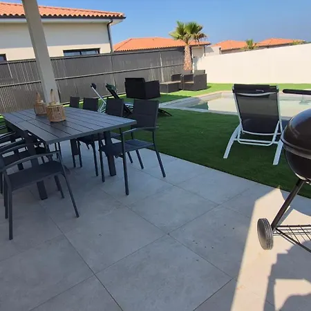 Neuve Hemera , 8 Couchages, Piscine &